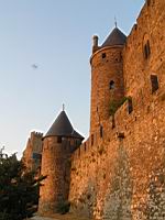 Carcassonne - 10 & 39 - Tour de l'Inquisition et Tour du petit Canizou (2).jpg