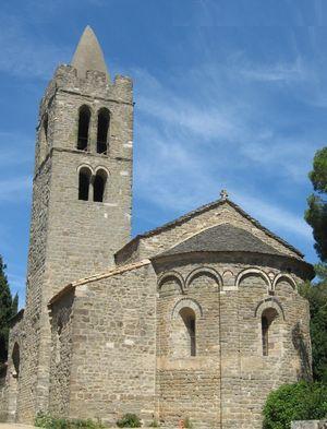 Medieval Architecture on Pouzols De Minervois   Eglise Romane Jpg