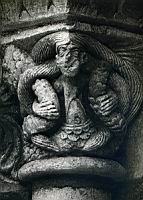 France,_Indre,_Paulnay,_Eglise_paroissiale,_Chapiteau_de_la_nef,_Personne_monstrueux_serpentiforme
